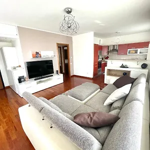 https://elegant-apartment-in-milan-with-panoramic-terrace.it-lombardy.com